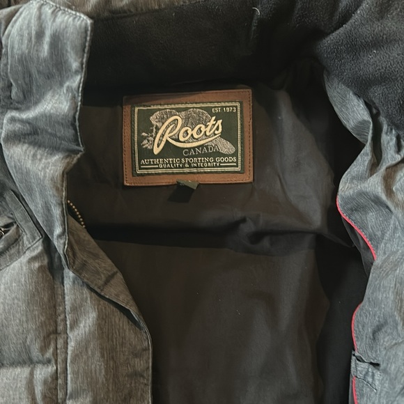 Down filled Roots winter jacket - Picture 2 of 5